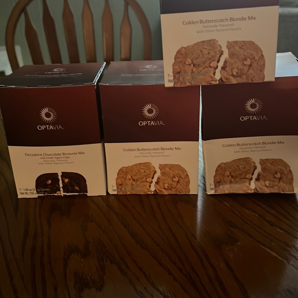 4 boxes , 1 box brownie, 3 boxes golden butterscotch blondie